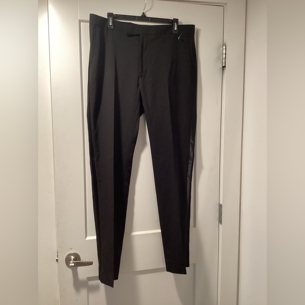 NWOT Reaction by Kenneth Cole Size 44R/37W‎ Pants